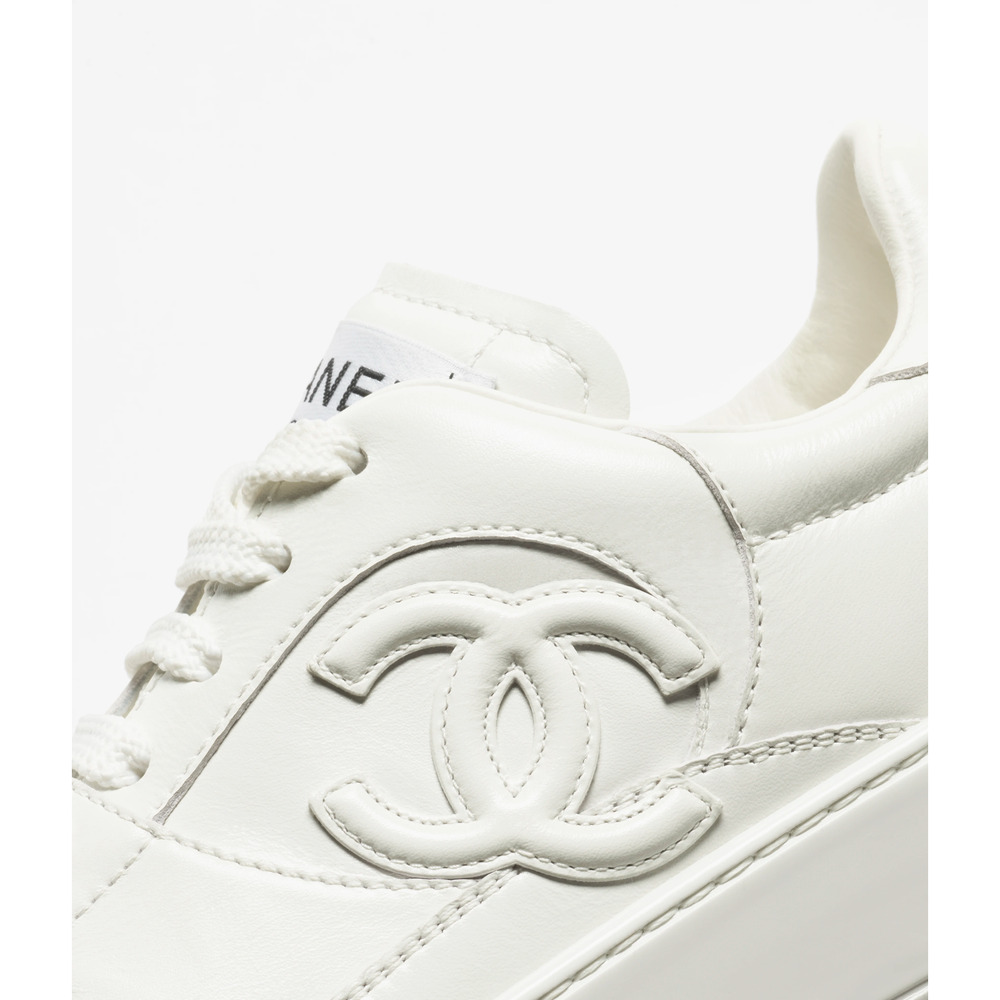 Chanel 25B White Calfskin Leather CC Logo Tie Flat Runner Trainer Sneaker 42 - Picture 6 of 16